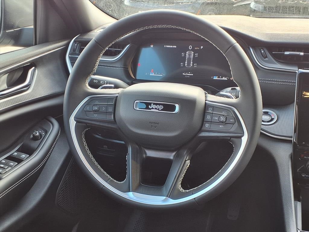 2025 Jeep Grand Cherokee Laredo