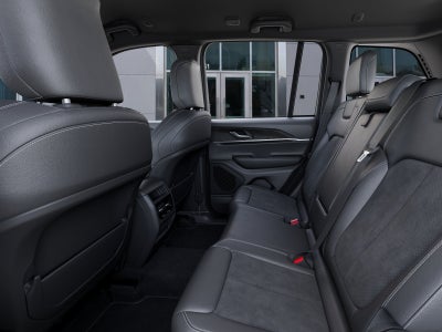 2027 Jeep Grand Cherokee Laredo Altitude
