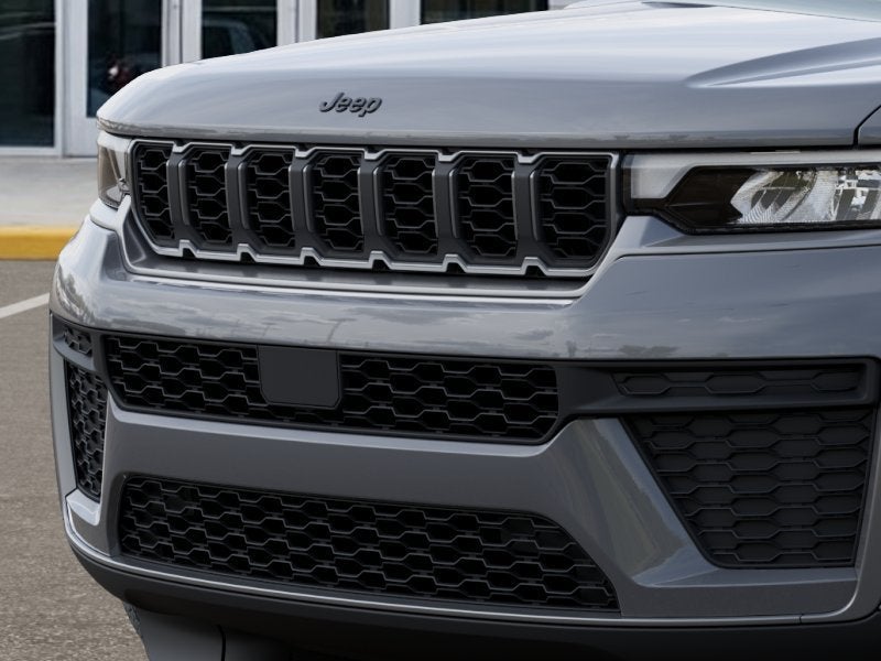 2027 Jeep Grand Cherokee Laredo Altitude