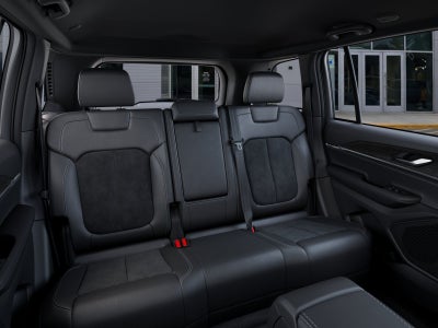 2027 Jeep Grand Cherokee Laredo Altitude