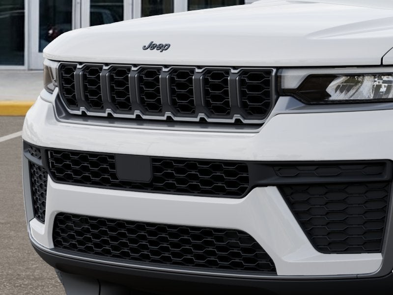 2027 Jeep Grand Cherokee Laredo Altitude