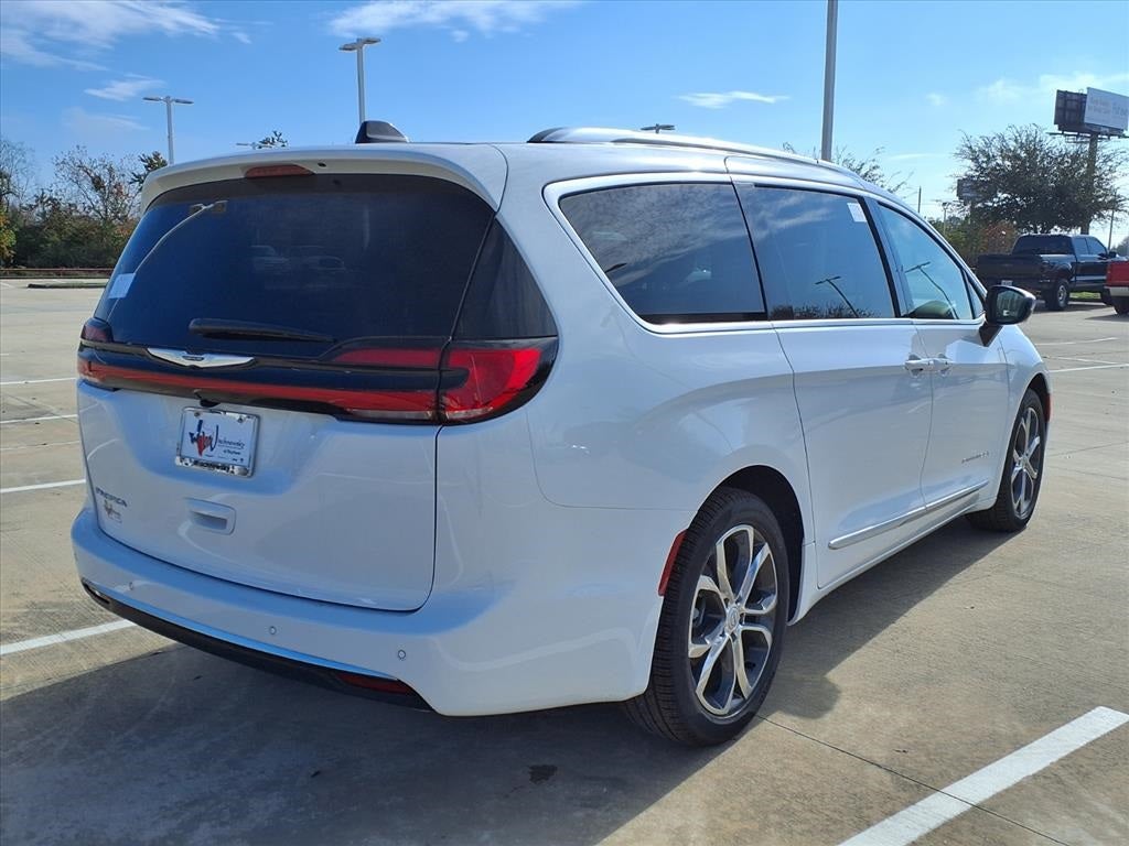 2026 Chrysler Pacifica Pinnacle