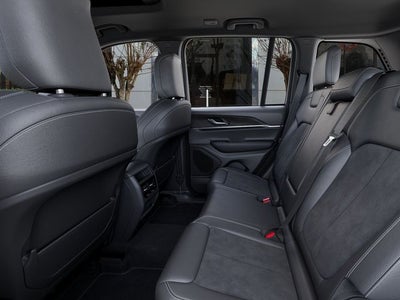 2026 Jeep Grand Cherokee Laredo Altitude