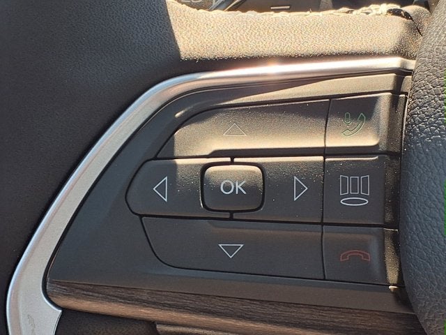 2027 Jeep Grand Cherokee Laredo Altitude