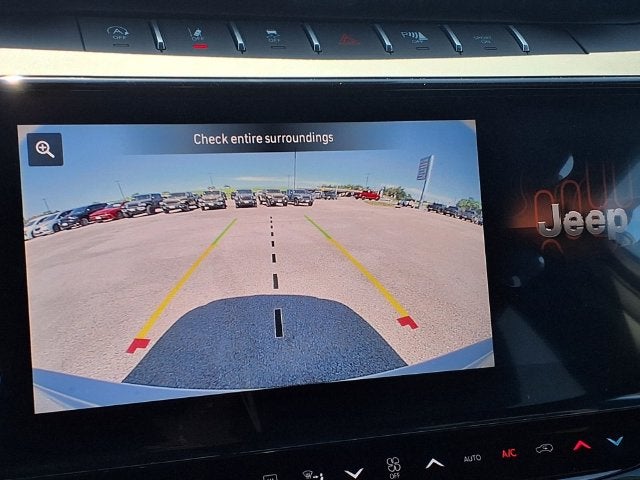 2027 Jeep Grand Cherokee Laredo Altitude
