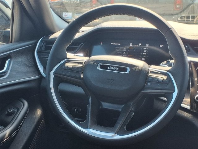 2027 Jeep Grand Cherokee Laredo Altitude