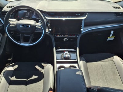 2027 Jeep Grand Cherokee Laredo Altitude
