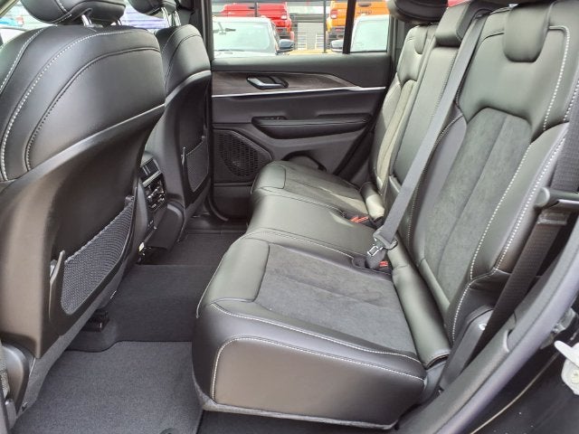 2026 Jeep Grand Cherokee Altitude