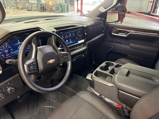 2025 Chevrolet Silverado 1500 LT LT1