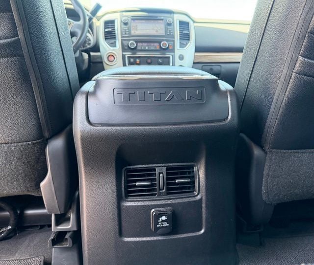 2017 Nissan Titan SL