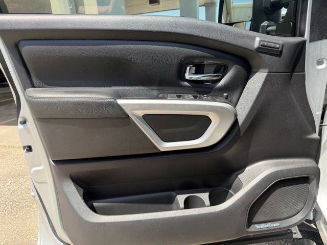 2017 Nissan Titan SL
