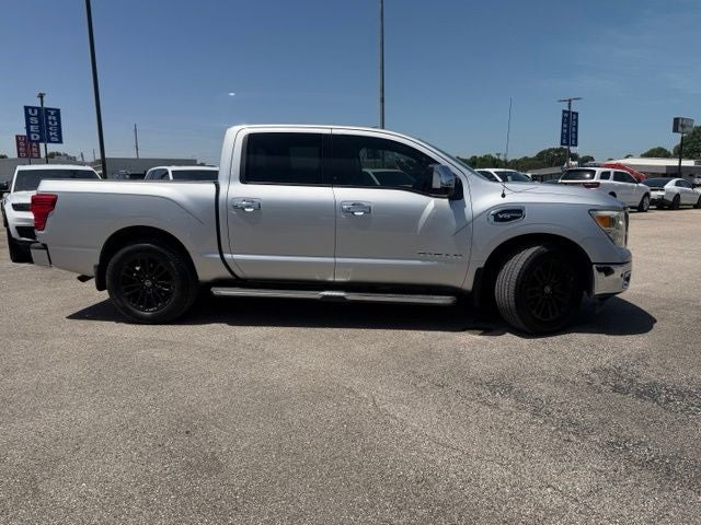 2017 Nissan Titan SL