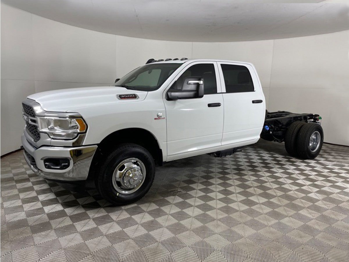 2024 RAM 3500 SLT