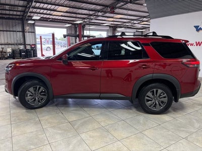 2024 Nissan Pathfinder SV