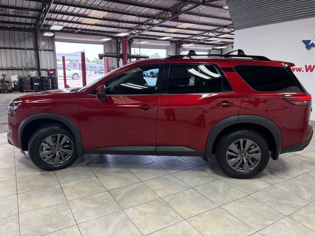 2024 Nissan Pathfinder SV