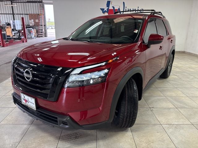 2024 Nissan Pathfinder SV