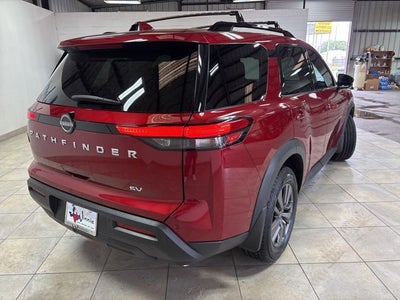 2024 Nissan Pathfinder SV
