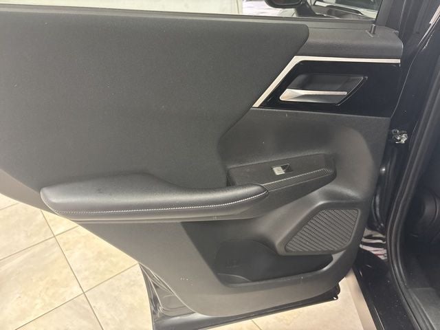 2024 Mitsubishi Outlander ES
