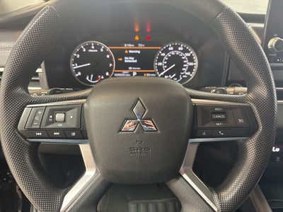2024 Mitsubishi Outlander ES