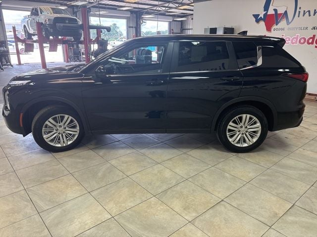 2024 Mitsubishi Outlander ES