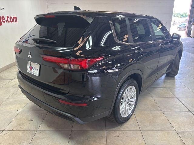 2024 Mitsubishi Outlander ES