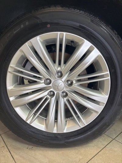 2024 Mitsubishi Outlander ES