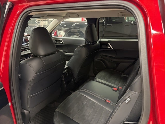 2024 Mitsubishi Outlander Base