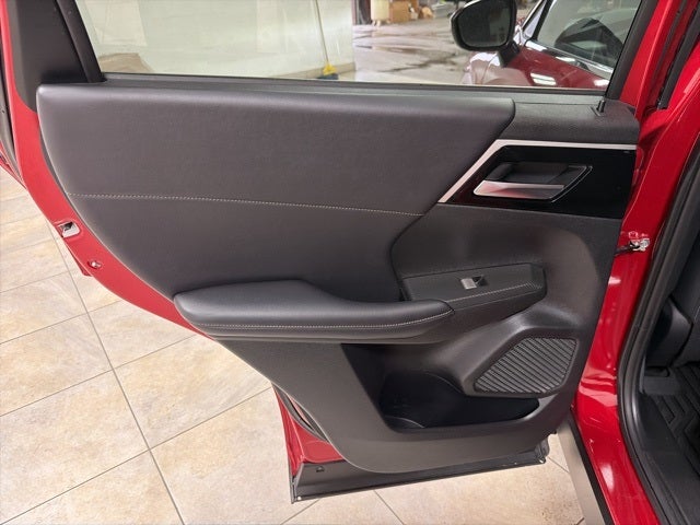 2024 Mitsubishi Outlander Base