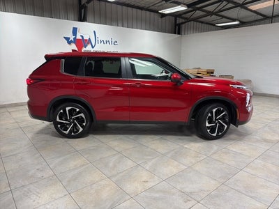 2024 Mitsubishi Outlander Base
