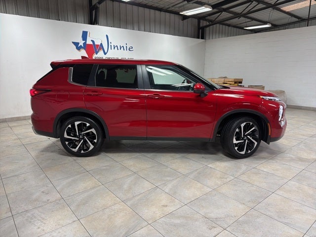 2024 Mitsubishi Outlander Base