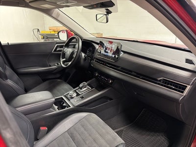 2024 Mitsubishi Outlander Base