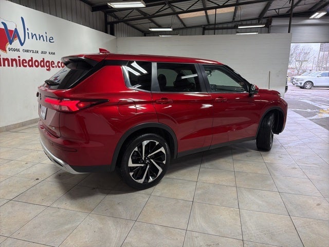 2024 Mitsubishi Outlander Base