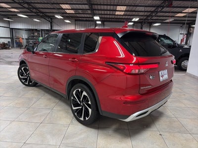 2024 Mitsubishi Outlander Base