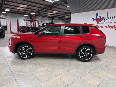 2024 Mitsubishi Outlander Base