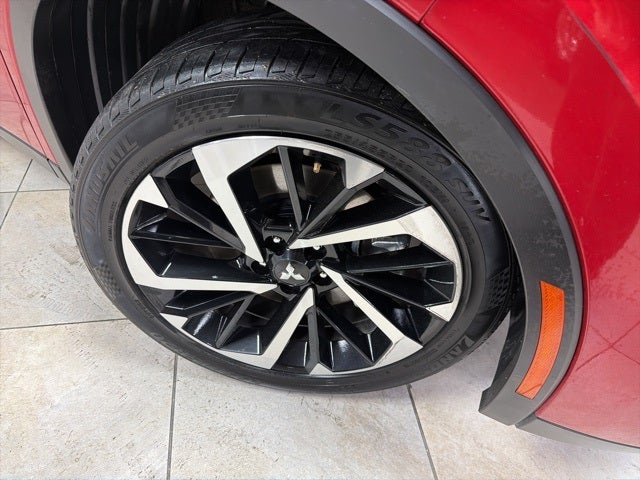 2024 Mitsubishi Outlander Base