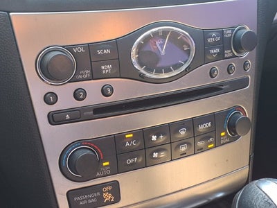2015 INFINITI Q40 Base