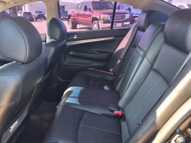 2015 INFINITI Q40 Base