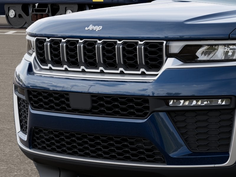2027 Jeep Grand Cherokee Base