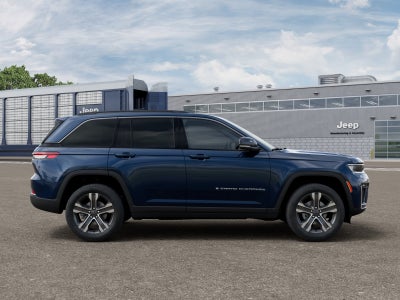 2027 Jeep Grand Cherokee Base