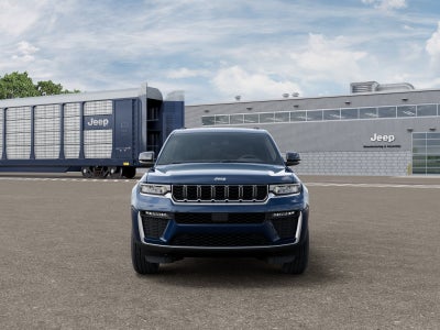 2027 Jeep Grand Cherokee Base