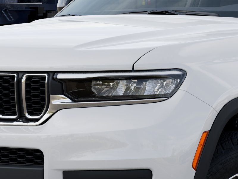 2027 Jeep Grand Cherokee Base