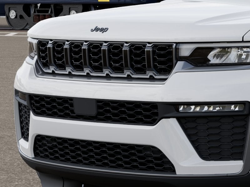 2027 Jeep Grand Cherokee Base