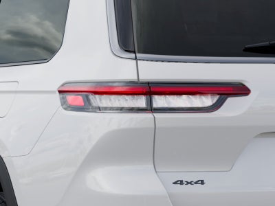 2027 Jeep Grand Cherokee Base