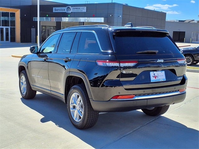 2025 Jeep Grand Cherokee Laredo