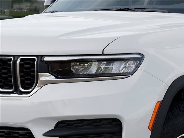 2027 Jeep Grand Cherokee Laredo