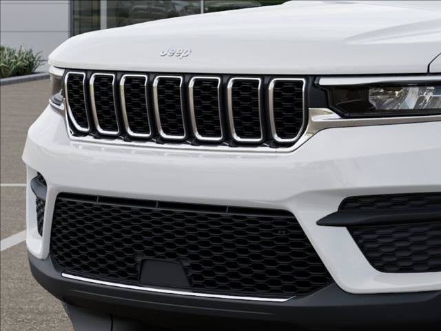 2027 Jeep Grand Cherokee Laredo