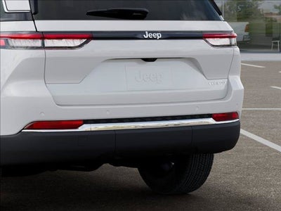 2027 Jeep Grand Cherokee Laredo