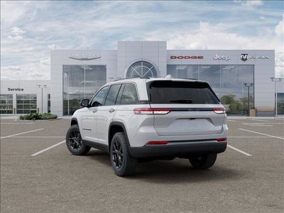 2026 Jeep Grand Cherokee Laredo Altitude