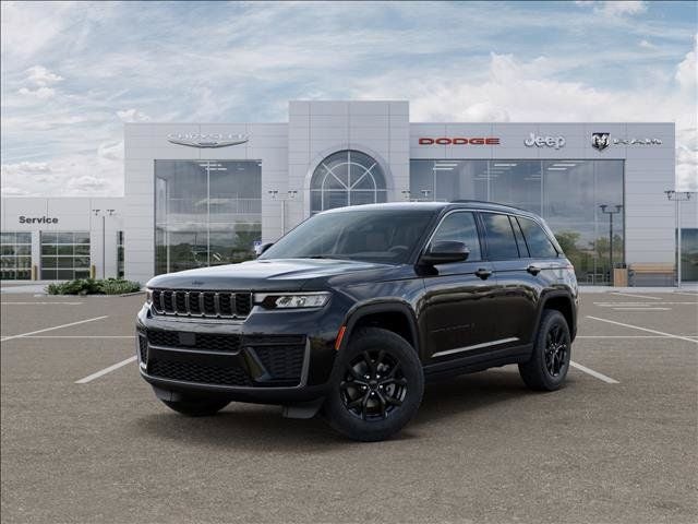 2026 Jeep Grand Cherokee Laredo Altitude