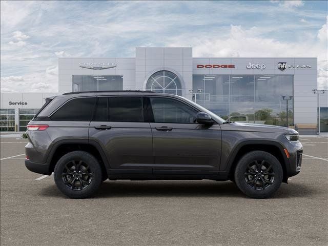 2026 Jeep Grand Cherokee Laredo